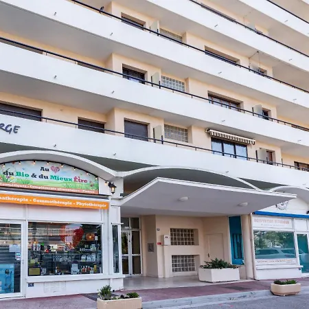 Apartman Le Grand Large-5 By Interhome Le Lavandou
