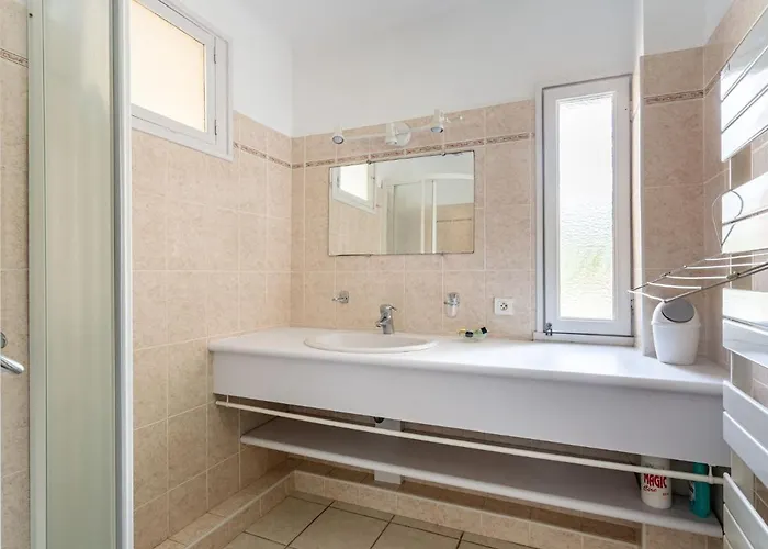 Le Grand Large-5 By Interhome Lägenhet Le Lavandou